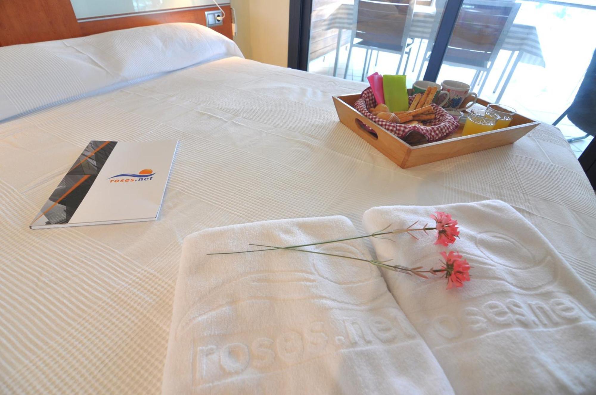 Rnet - Apartments Roses Port Trebol Kültér fotó